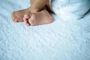 pieds de bébé nouveau-né photo
