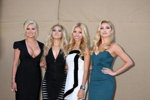 los angeles, 29 juillet - catherine marin, jackie marin, jen marin et lauren marin des soeurs tequila arrivent à la fête d'été 2013 cbs tca à l'emplacement privé le 29 juillet 2013 à beverly hills, ca photo