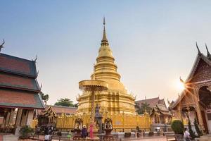 temple phra cette haripunchai dans lamphum, Province chang Mai, Thaïlande photo
