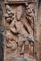 dvarapala sculpture à un de le entrée des portes de hampi fort dans karnataka photo