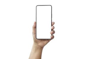 la main tient l'écran blanc, le téléphone mobile est isolé sur un fond blanc avec le chemin de détourage photo