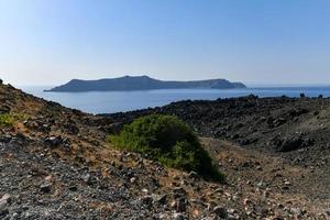 vue de le île de non kaméni le volcan dans le caldeira de Santorin, cyclades îles, Grèce, L'Europe  photo