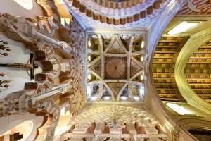 Cordoue, Espagne - nov 28, 2021, cathédrale mosquée de Cordoue, Espagne. le génial mosquée de Cordoue est un de le le plus ancien les structures encore permanent de le temps les musulmans gouverné al-andalus. photo