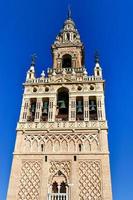 la giralda, cloche la tour de le séville cathédrale dans Espagne. photo