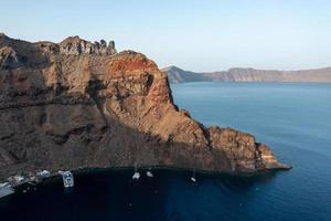 vue de le falaises de thirasie dans le caldeira de Santorin, cyclades îles, Grèce, L'Europe  photo