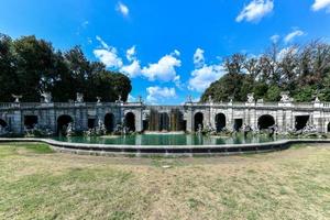 le Royal palais de caserte italien, reggia di caserte est une ancien Royal résidence dans caserte, du sud Italie, et a été désigné une unesco monde patrimoine placer. photo