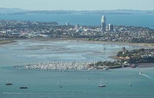 paysage vue de le Nord rive et haut-fond baie vue de le Haut de Auckland ciel la tour, Nouveau zélande. photo