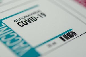 une étiquette de vaccin contre le coronavirus pour le covid-19 photo