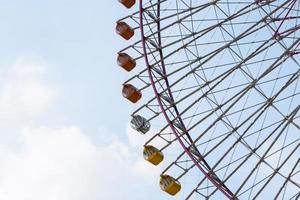 grande roue pendant la journée photo