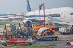 avion moteur dans aéroport photo