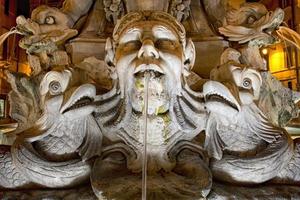 fontaine de la place du panthéon de rome photo