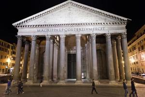 Rome panthéon nuit vue photo