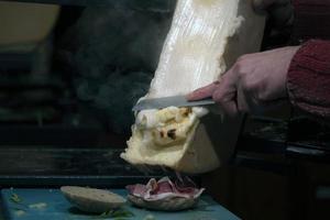 panini raclette fromage suisse fondu