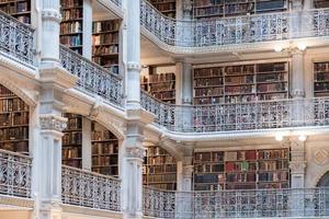 antique et rare livres étagère proche en haut détail photo