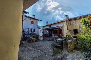 grondone piémont Italie médiéval village photo