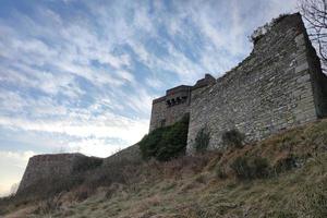 Ancienne fortification de la forteresse de Puin à Gênes, Italie photo