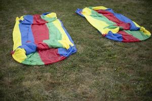 équipement pour des sports jeu. coloré tissu. plié tunnel pour compétitions. photo