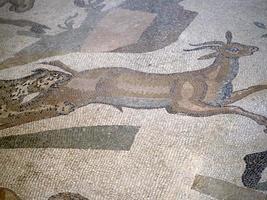 mosaïque romaine antique de la villa del casale, sicile photo