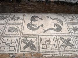 vieilles ruines archéologiques antiques d'ostia complexe de bain mosaïque photo