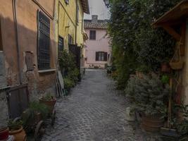 ancien village médiéval pittoresque d'ostia photo