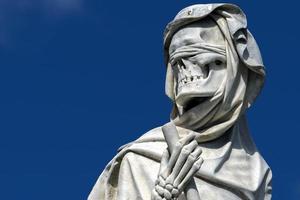 décès marbre statue plus de une tombeau dans Florence cimetière photo