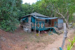 taudis, bidonville, cabane à tonga, polynésie photo