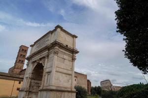 forums impériaux à rome par temps nuageux photo