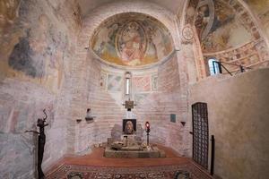 pomposa église une abbaye dôme intérieur vue photo