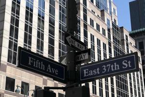 new york petit signe de la 5ème avenue photo