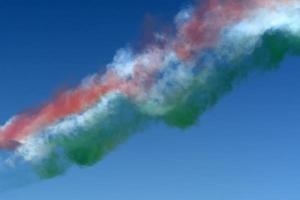 frecce tricolore Italie acrobatique vol équipe italien drapeau rouge blanc et vert fumée photo