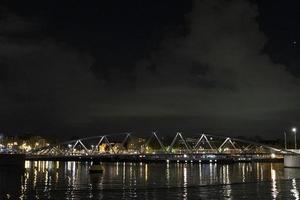 canal d'amsterdam la nuit photo