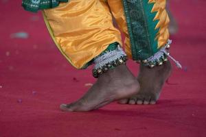 Détail du pied de danse traditionnelle de l'Inde photo