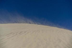 vent dans baja Californie sur désert le sable dunes dans Mexique photo