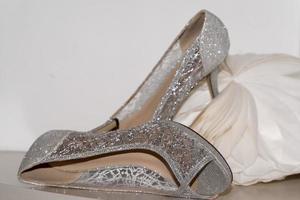 mariage femme des chaussures et en tissu détail photo