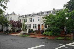 georgetown dc washington maisons sous la pluie photo