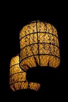 Japonais lanterne embrasé dans le noir Contexte photo