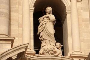 ortigia syracuse sicile italie cathédrale baroque historique détail photo