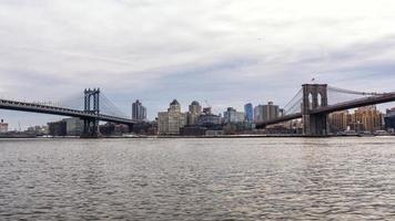 Vue de Manhattan et du pont de brooklyn depuis manhattan photo