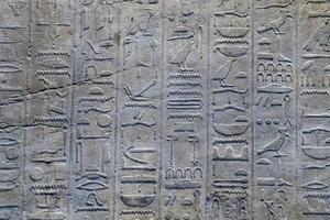 hiéroglyphes de louxor en egypte photo