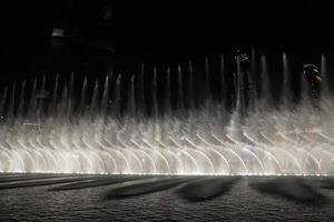 Dubaï, Émirats Arabes Unis - 14 août 2017 - le spectacle de la fontaine dansante photo