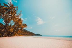 plage tropicale sur une île paradisiaque photo