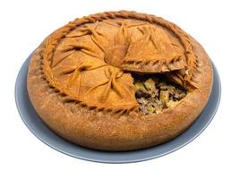 ouvert zur embellir tatar gros tarte sur assiette isolé photo
