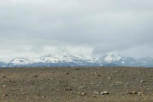 montagnes couvert dans neige Islande photo