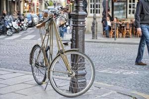 marrant vélo dans Paris photo