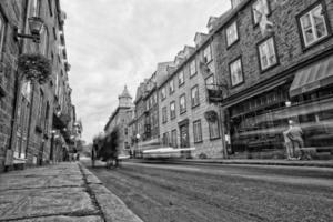 Québec ville rue à le coucher du soleil photo