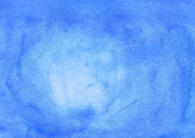 aquarelle lumière bleu Contexte texture main peint. aquarelle ciel bleu abstrait toile de fond avec espace pour texte photo