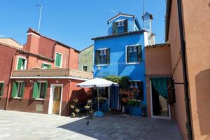 maisons colorées de burano venise photo