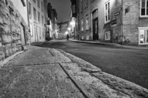 Québec ville nuit vue dans noir et blanc photo