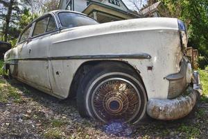 vieille voiture abandonnée photo