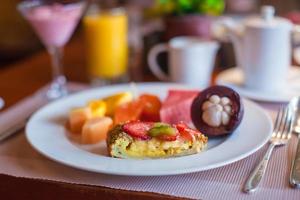 vue de délicieux petit déjeuner photo